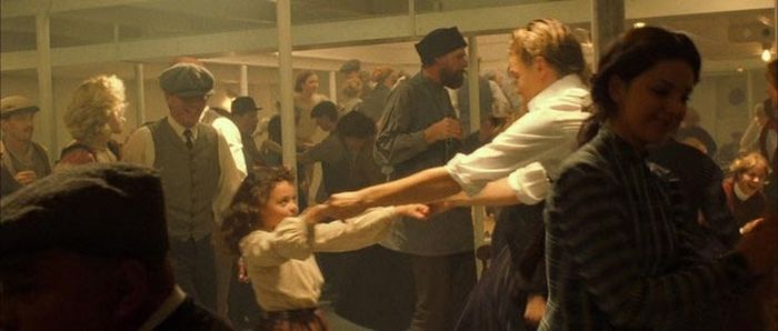 Александра Оуэнс, девочка танцевавшая с Леонардо Ди Каприо в «Титанике», спустя 19 лет (4 фото)