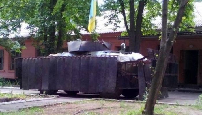 Самые запоминающиеся образцы самодельной украинской бронетехники (32 фото)