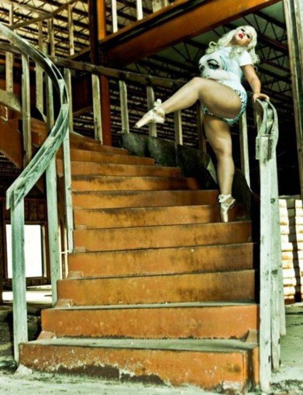 Фростина Шейк - необычная балерина в бурлеск-шоу (14 фото)