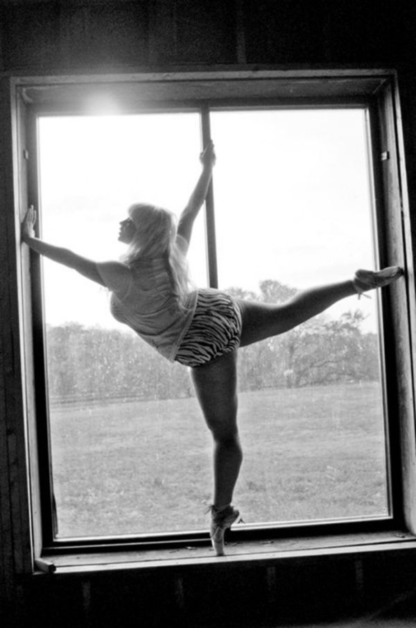 Фростина Шейк - необычная балерина в бурлеск-шоу (14 фото)
