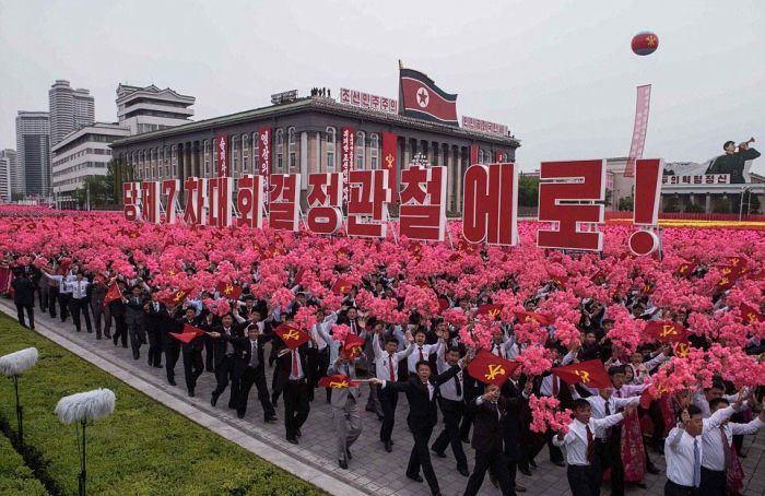 В Северной Корее отметили съезд правящей партии (34 фото)