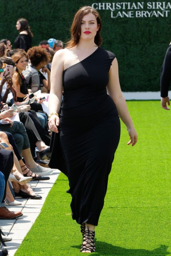 Модели Plus Size на показе мод в Нью-Йорке (21 фото)