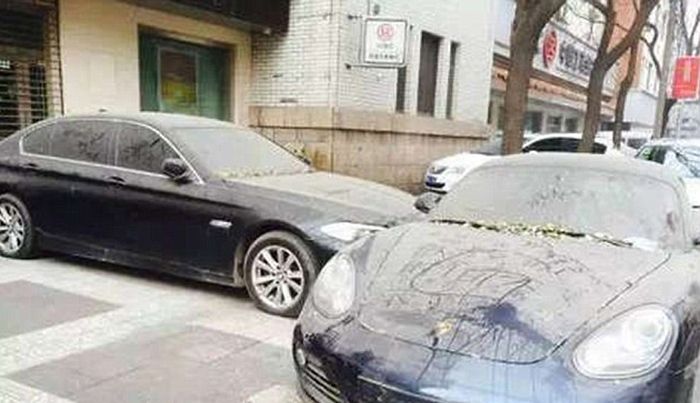 Противостояние китайских автомобилистов, которое длится вот уже больше года (6 фото)