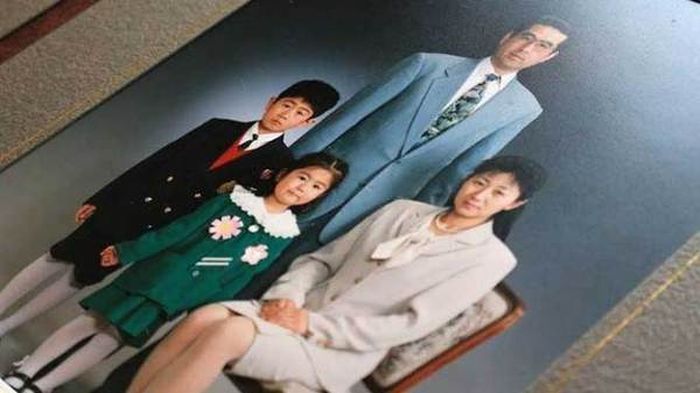 Японец на протяжении нескольких лет пытается найти тело своей супруги, погибшей во время цунами (7 фото)