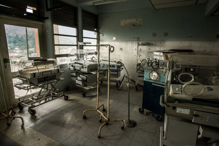 Больницы Венесуэлы - страны с самыми большими запасами нефти (7 фото)