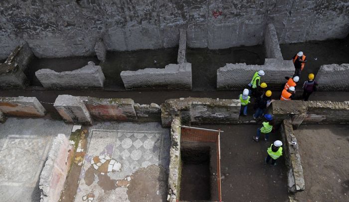 В Риме во время строительства новой станции метро обнаружены древние казармы (17 фото)