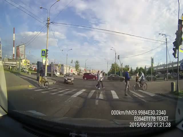 ДТП с велосипедистом на пешеходном переходе