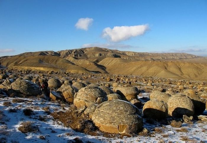 Долина шаров на казахстанском полуострове Мангистау (9 фото)