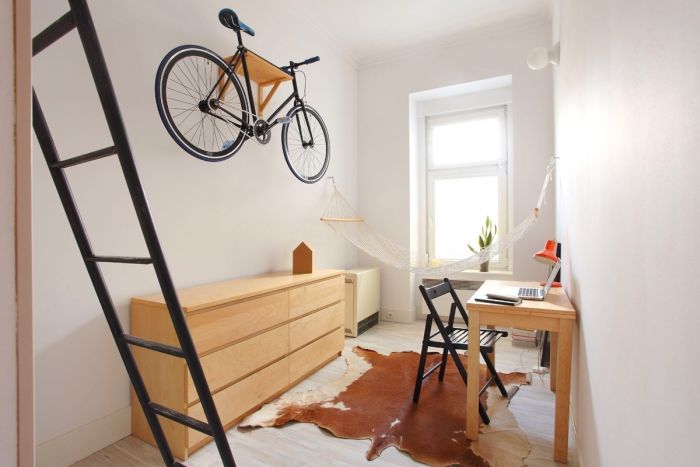 Молодой дизайнер создал идеальную квартиру-студию на площади 13 квадратных метров (11 фото)