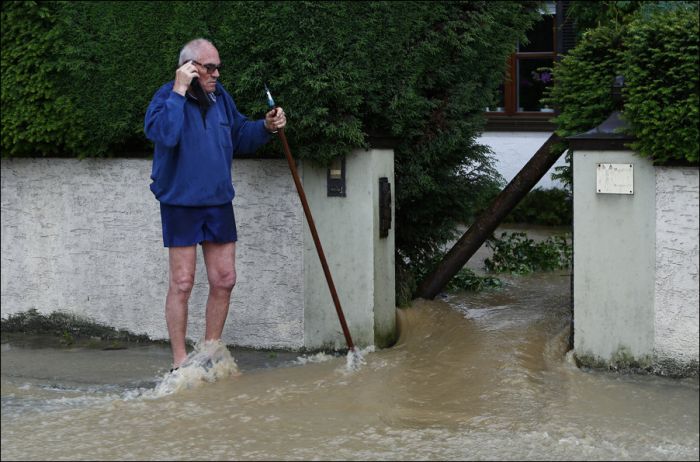 Последствия наводнений в Европе (19 фото)