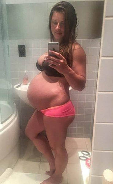 Девушка одержала победу на конкурсе фитнес-бикини спустя 11 месяцев после родов (19 фото)