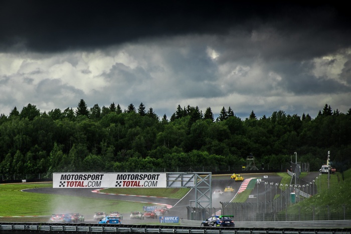 На российском этапе WTCC победу в обеих гонках одержали пилоты команды Lada (36 фото)