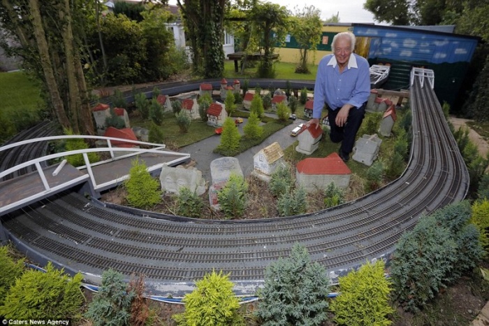 Британский пенсионер собрал модель железной дороги, оценивающуюся в 250 000 фунтов стерлингов (11 фото)