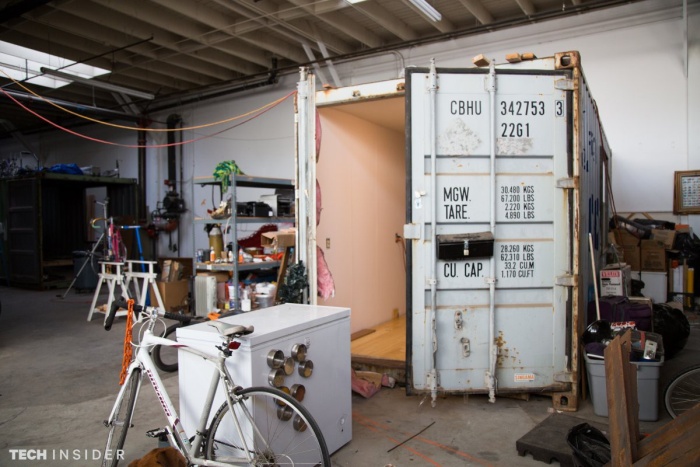 Американские предприниматели начали производство домов в контейнерах (15 фото)