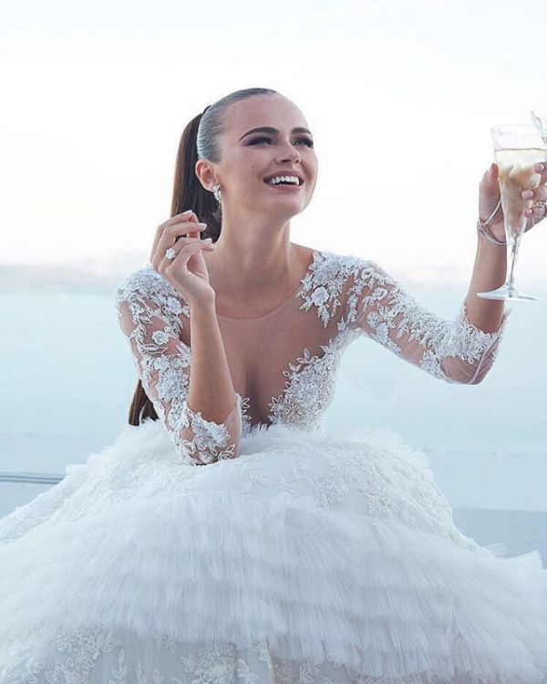 26-летняя молдавская модель Ксения Дели вышла замуж за 62-летнего бизнесмена (12 фото)