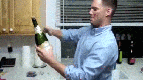 Как не стоит открывать шампанское (15 гифок)