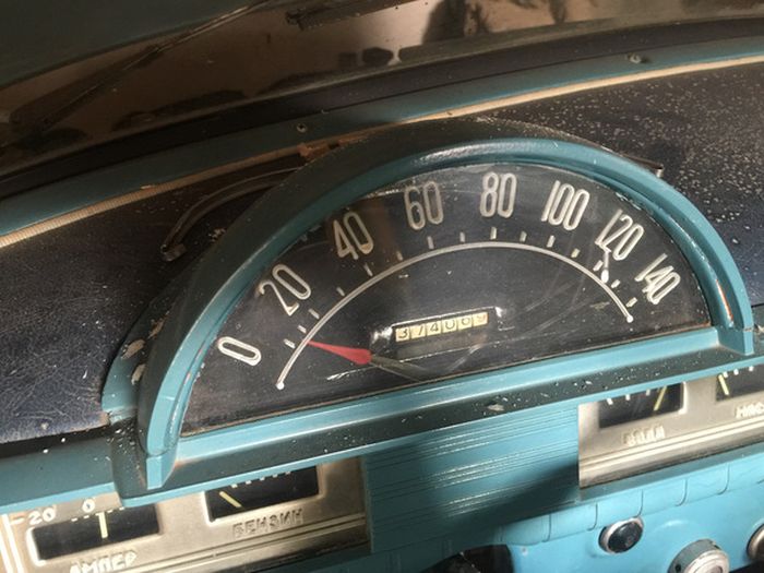 Удача реставраторов: ГАЗ-21 «Волга» 1961 года выпуска с пробегом 37406 км (20 фото)