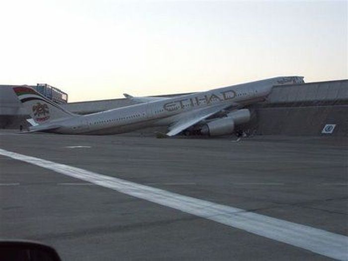 Как арабы по ошибке угробили крупнейший в мире пассажирский самолет (9 фото)