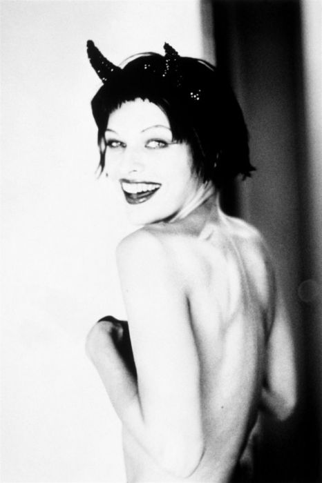 Малоизвестная фотосессия актрисы Миллы Йовович 1997 года (15 фото)