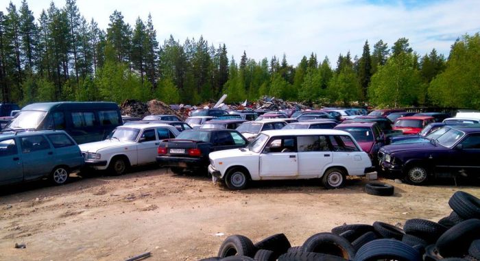 В Финляндии пройдет аукцион брошенных беженцами российских автомобилей (4 фото)