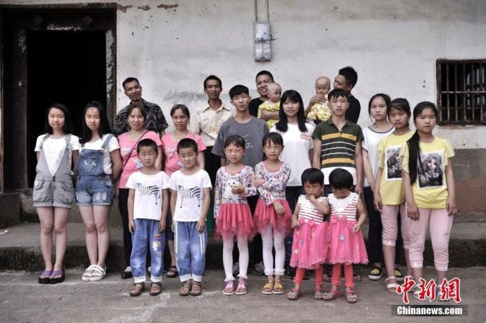 СМИ обнаружили китайскую деревню близнецов (5 фото)