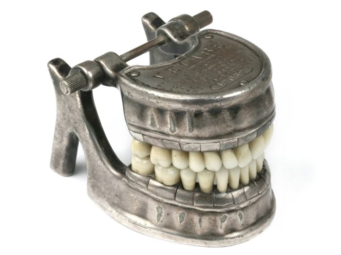 Жуткие стоматологические инструменты прошлых лет (20 фото)