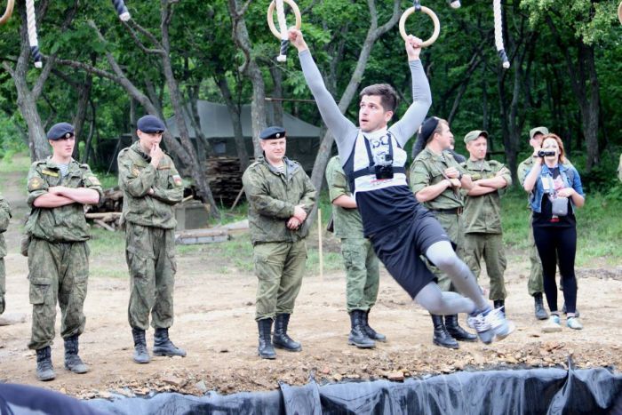 Во Владивостоке прошла военно-спортивная игра «Гонка героев» (25 фото)
