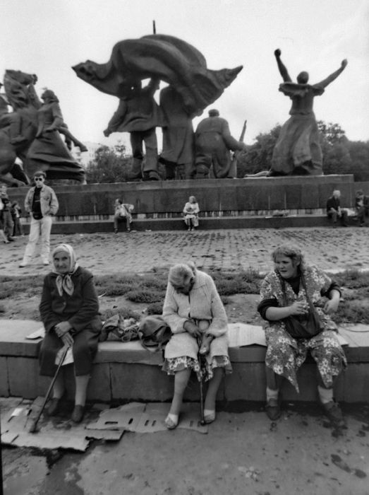 Москва начала 90-х на фото Геннадия Михеева (44 фото)