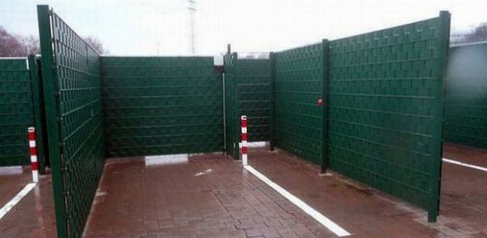 В Германии появились специальные парковки для клиентов придорожных путан (7 фото)