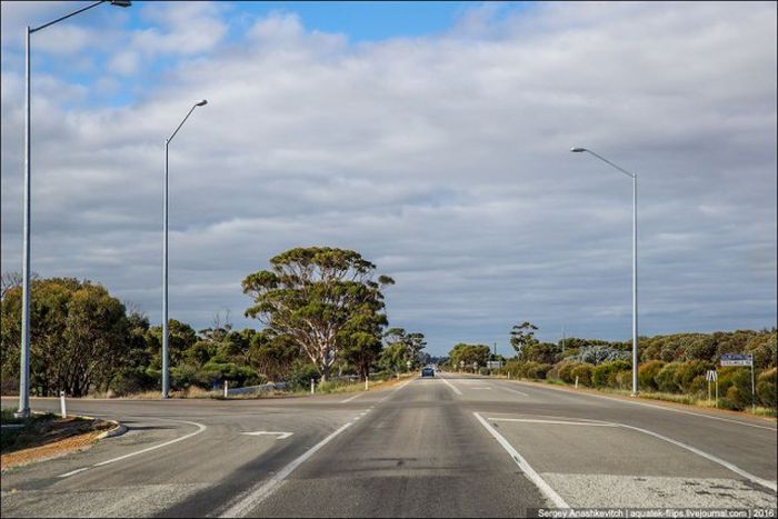 Идеальные австралийские дороги (21 фото)