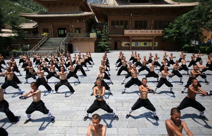 Тренировка юных монахов монастыря Шаолинь (11 фото)