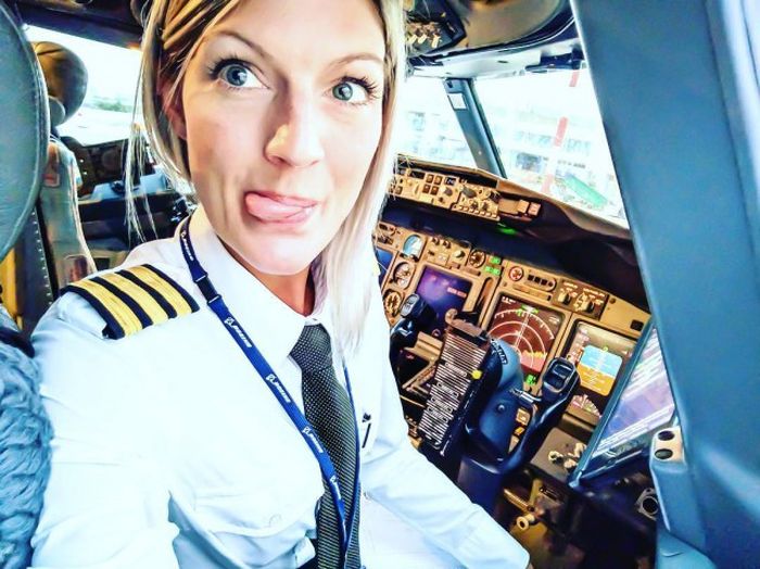 Женщина-пилот стала звездой Instagram (18 фото)