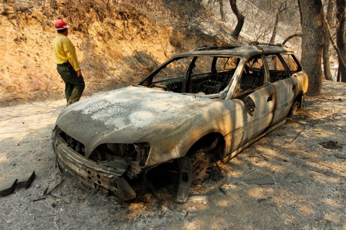 Последствия лесных пожаров в Калифорнии (17 фото)