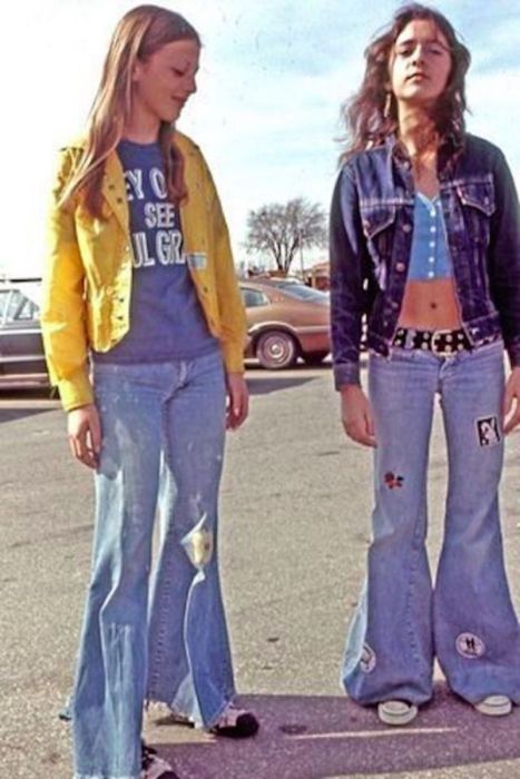 Сексуальные наряды девушек из 70-х (24 фото)
