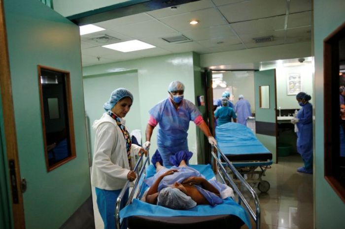 В Венесуэле женщины массово идут на стерилизацию (14 фото)