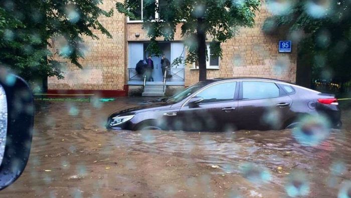 В Москве потоп из-за обильных дождей (27 фото + видео)