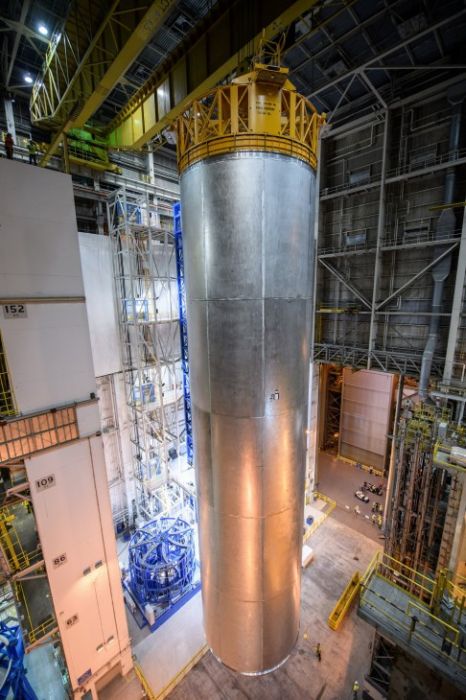 NASA показало процесс сборки бака для самой мощной ракеты (16 фото + видео)
