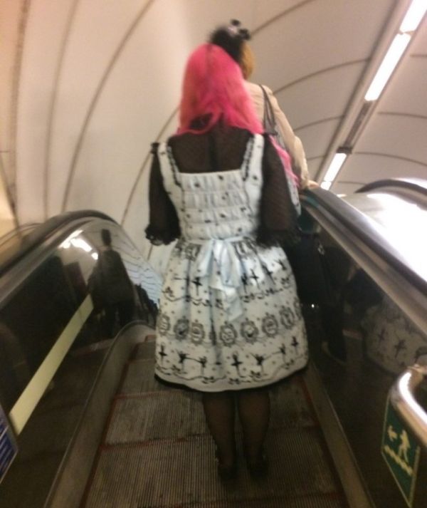 Странный стиль пассажиров питерского метро (38 фото)