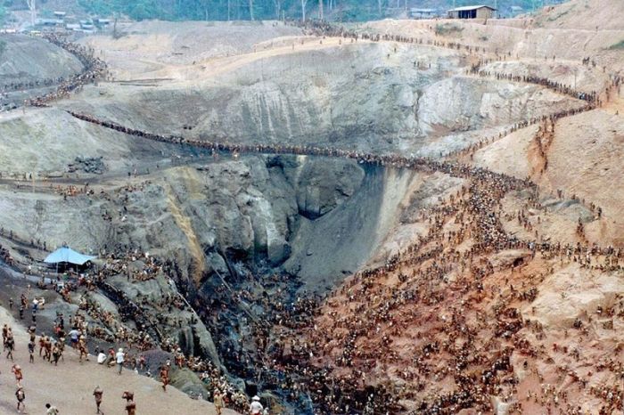 Золотая лихорадка на бразильском руднике Серра Пелада (11 фото)