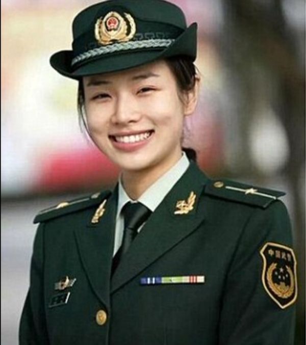 Китаянку Шу Синь назвали самым красивым в мире телохранителем (8 фото)