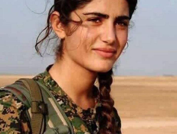 В Сирии погибла «курдская Анджелина Джоли» Асия Сантар (3 фото)