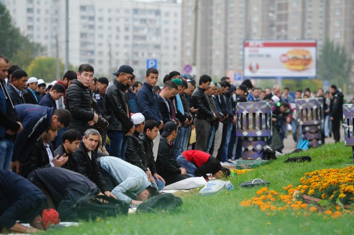 Московские мусульмане празднуют Курбан-байрам (20 фото)
