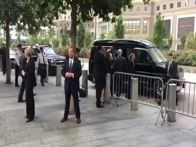 Хилари Клинтон упала в обморок