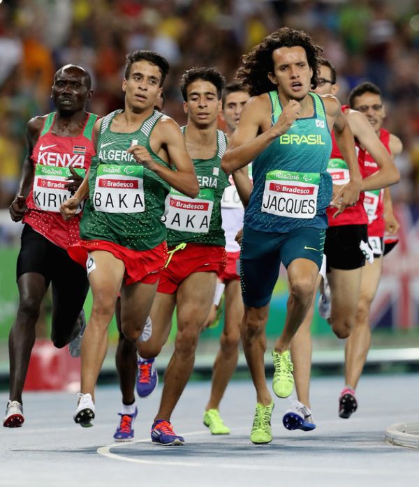 На Паралимпиаде в Рио четверо бегунов оказались быстрее олимпийского чемпиона в беге на 1500 метров (3 фото)