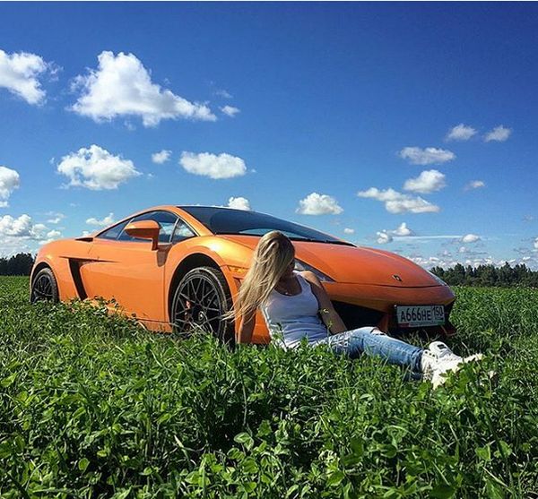 Золотая молодежь гоняет на Lamborghini по Кутузовскому проспекту (6 фото + видео)