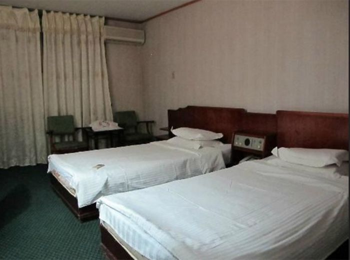 Шестизвездочный северокорейский отель, который туристы сравнивают с тюрьмой (13 фото)