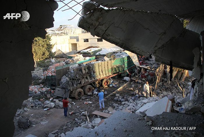 США обвиняет Россию в атаке гуманитарного конвоя в Сирии (6 фото)