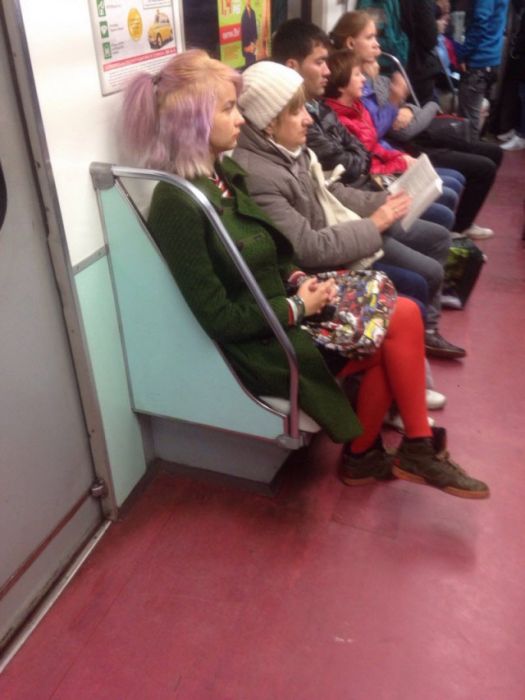 Модные пассажиры российского метро (30 фото)