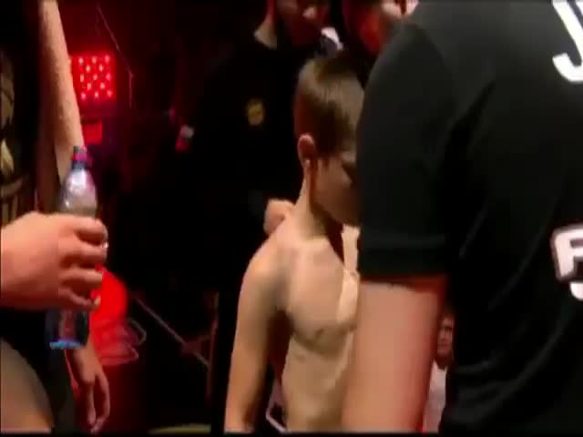 В Грозном ко Дню рождения Кадырова провели детские бои MMA