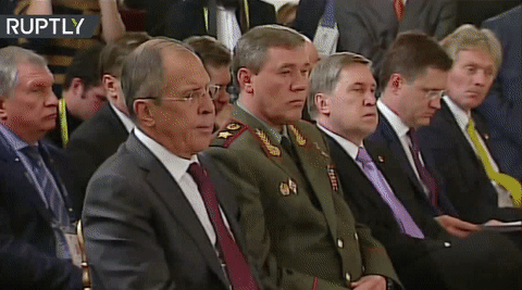 Пресс-секретарь президента России Дмитрий Песков уснул на пресс-конференции Путина и Эрдогана (7 гифок)